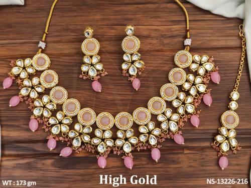 fancy-style-clustered-pearl-high-gold-polish-beautiful-kundan-choker-necklace-set-