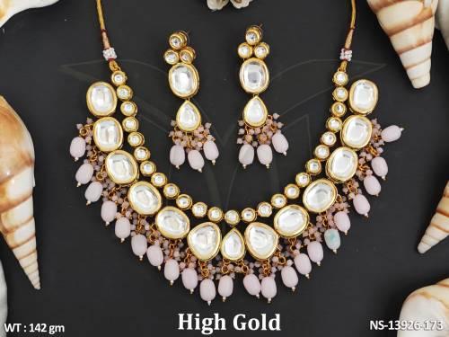 clustered-pearl-high-gold-polish-fancy-design-party-wear-beautiful-heavy-kundan-jewellery-kundan-short-necklace-set
