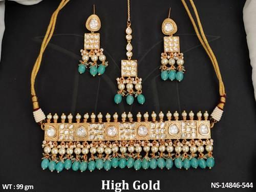kundan-jewellery-high-gold-polish-clustered-pearl-fancy-kundan-short-necklace-set-
