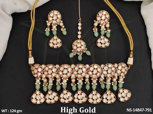 Kundan Jewellery Fancy Design High Gold Polish Stylish Kundan Short Necklace Set