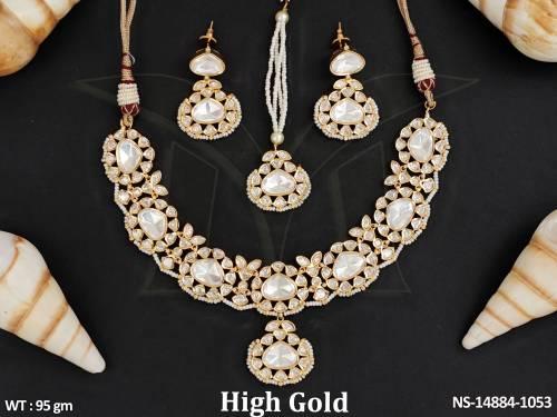 kundan-jewellery-stylish-high-gold-polish-designer-kundan-short-necklace-set