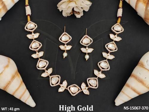 kundan-jewellery-stylish-high-gold-polish-designer-short-kundan-necklace-set