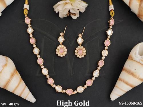 kundan-jewellery-high-gold-polish-pretty-design-short-necklace-set-