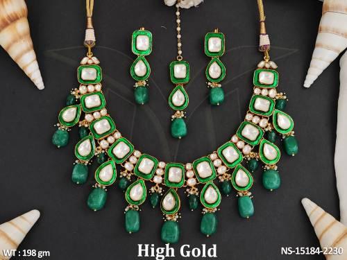 kundan-jewellery-high-gold-polish-stylish-design-short-kundan-necklace-set-