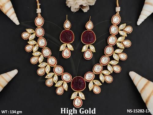 Kundan Jewellery Beautiful Design High Gold Polish Short Necklace Set 