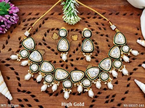Design High Gold Polish Short Kundan Stone Necklace Set  