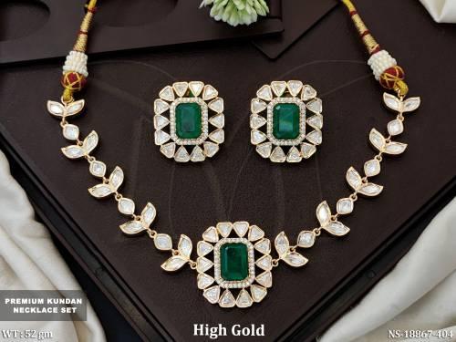 design-high-gold-polish-fancy-style-short-necklace-set-