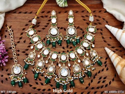 Beautiful  High Gold Polish Design Short Necklace Set    