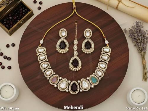 designer-kundan-maang-tikka-necklace-set-with-earrings