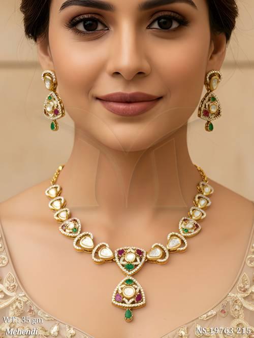Lightweight Kundan Necklace Set with Earrings