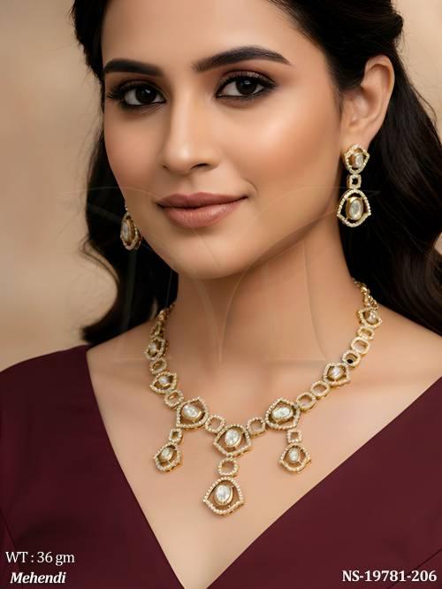 beautiful-designer-mehendi-polish-short-necklace-for-women