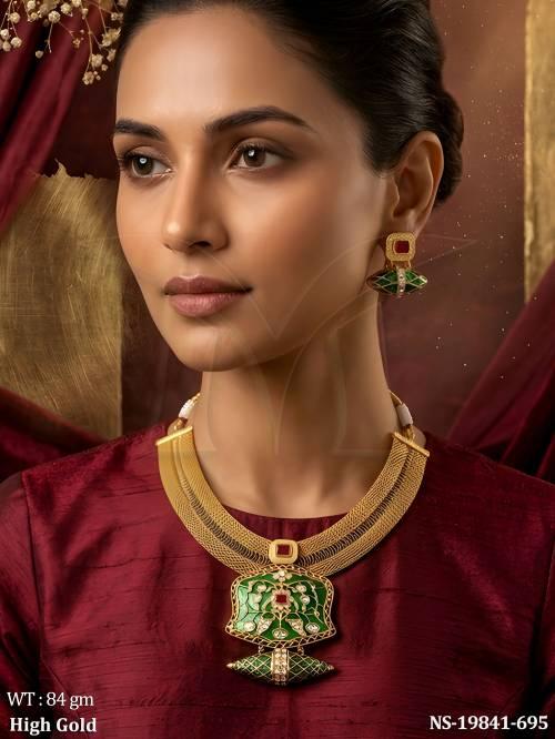 Antique Gold Kundan Necklace Set with Designer Pendant