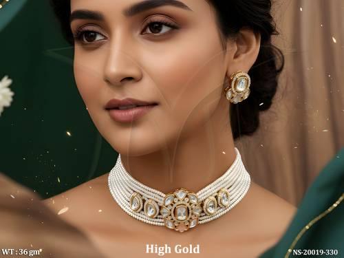 Rich Kundan Pearl Choker Set