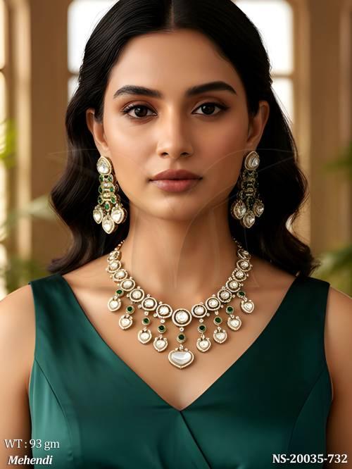 mehendi-traditional-kundan-choker-heart-shape-kundan-necklace-set