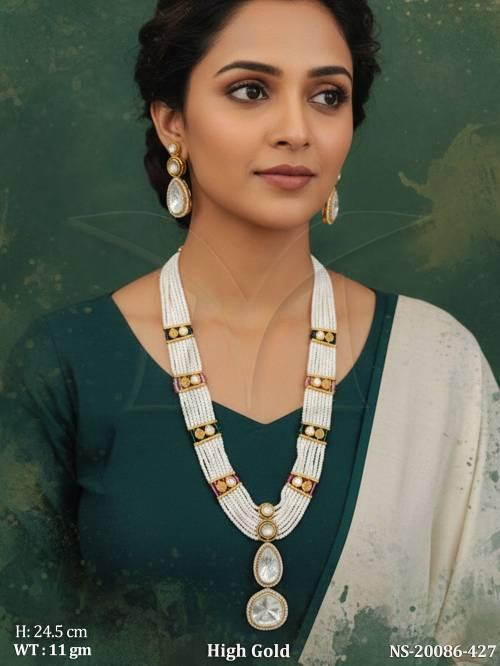 high-gold-kundan-jewelry-set-with-crystal-pendant-design