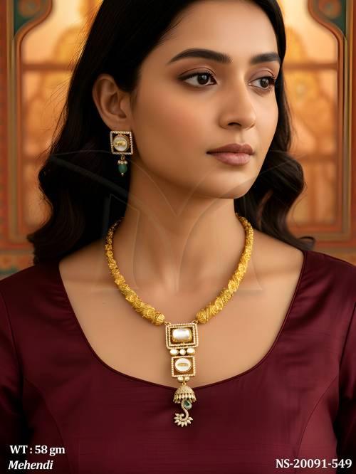 Traditional Kundan Pendant Necklace With Matching Elegant Earrings