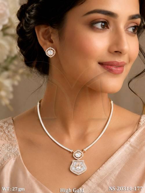 High Gold Kundan Pendant Necklace Set with Stud Earrings