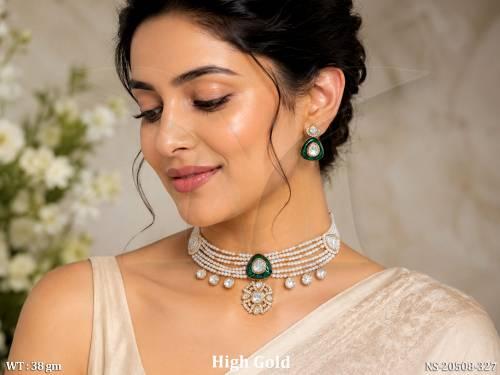 Designer Kundan Pendant Necklace With Earrings