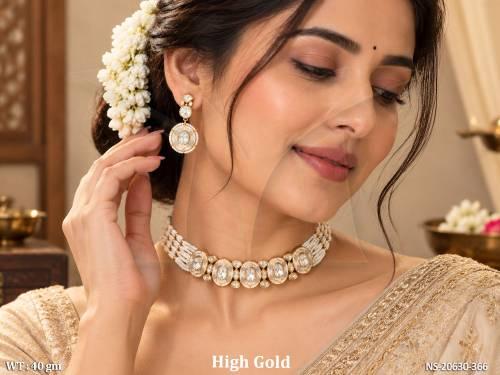 traditional-kundan-pearl-necklace-with-earrings
