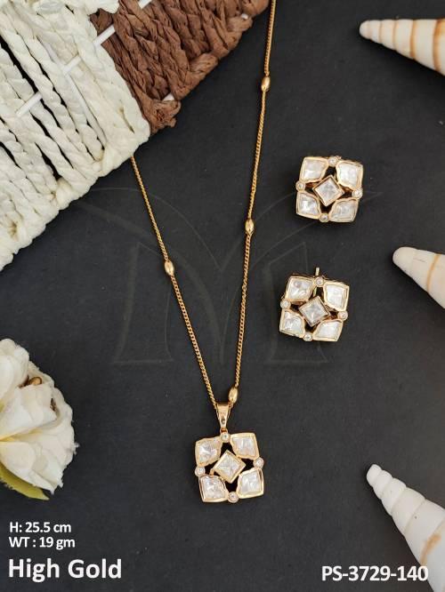 kundan-jewellery-high-gold-polish-designer-kundan-pendant-set-