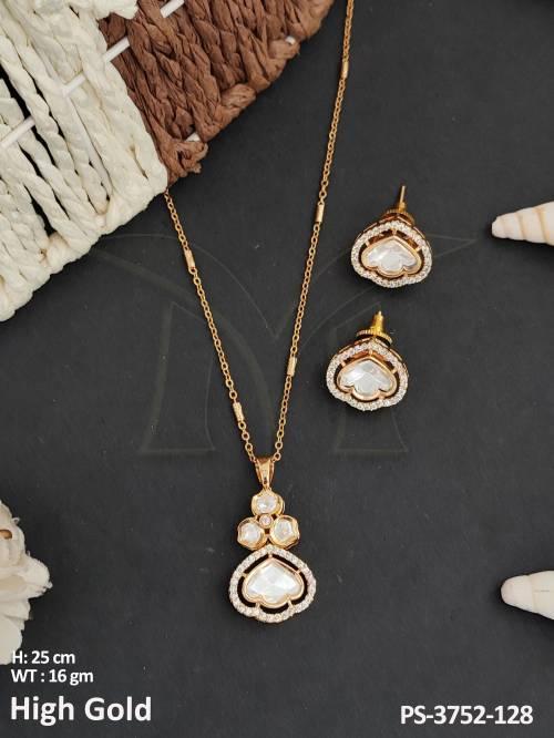 kundan-jewellery-party-wear-high-gold-polish-kundan-pendant-set-