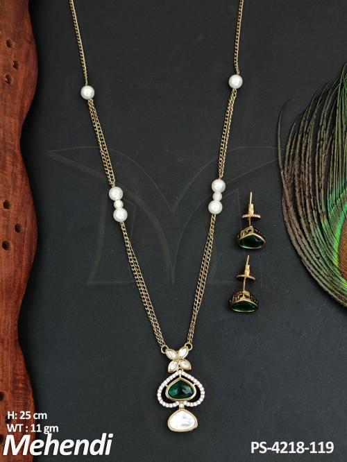 gorgeous-kundan-mehendi-polish-pendant-set-for-festive-look