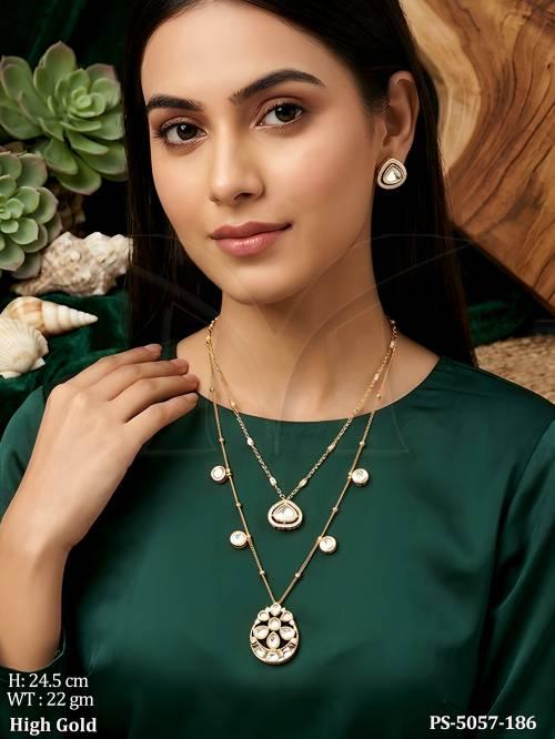 Elegant Kundan Pendant Necklace with Earrings