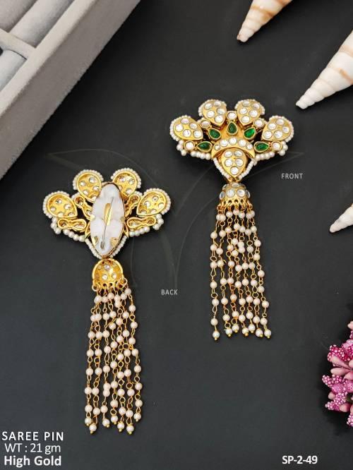 designer-kundan-saree-pin-with-hanging-pearls-