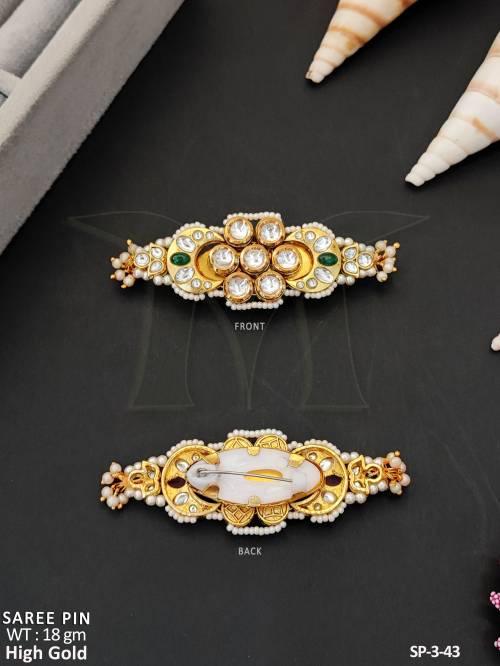 High Gold Kundan Saree Pin with Floral Motif 