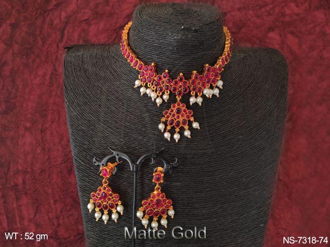 designer beautiful kemp jewelry matte gold polish full stones party wear fancy choker style necklace set