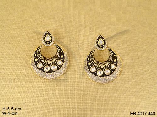 Polo Chand Paan Hold Kundan Earrings