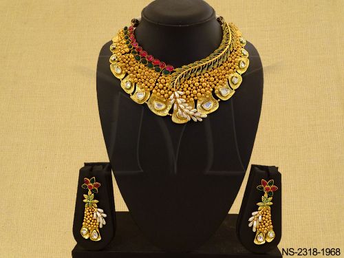 leaf style matt finish antique neckalce set detail