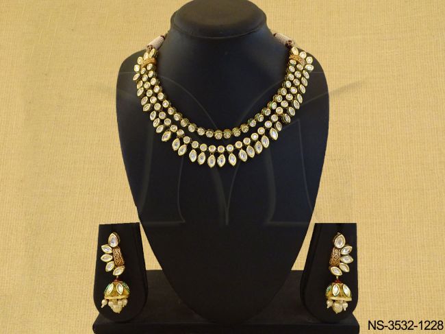 round paan shape multi layer kundan necklace detail