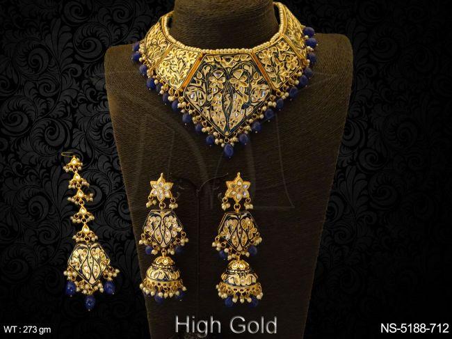 hexagon sahpe desigenr kundan necklace detail