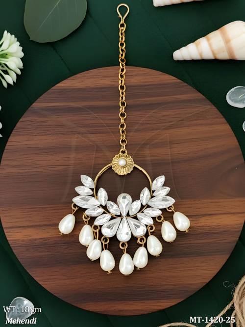 antique-jewellery-mehendi-polish-designer-wear-antique-maang-tikka