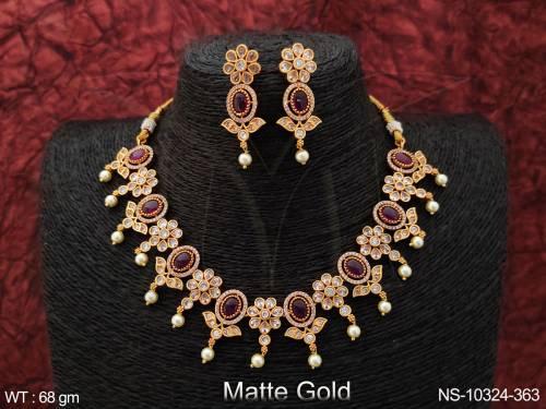 Flower Design Kemp Jewelry Matte Gold Polish Beautiful Short  Necklace set   
