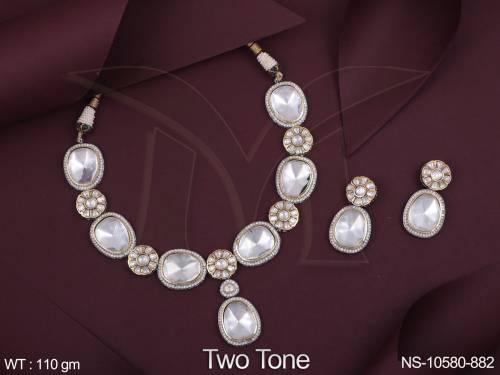 two-tone-polish-fancy-design-party-wear-kundan-jewellery-fusion-short-necklace-set