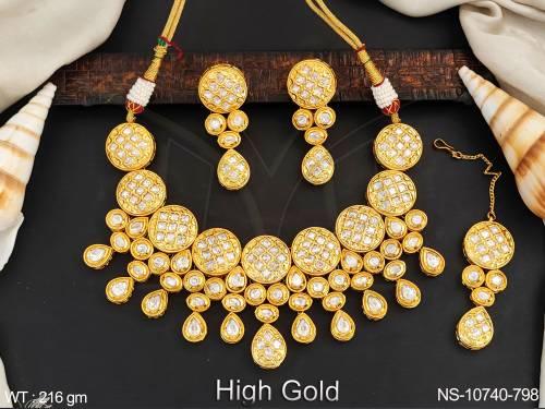 kundan-jewelry-high-gold-polish-fancy-design-full-kundan-beautiful-kundan-short-necklace-set-