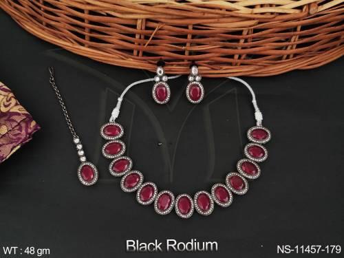 black-rodium-polish-fancy-design-kundan-stones-party-wear-designer-kundan-jewellery-short-necklace-set-with-maang-tikka-