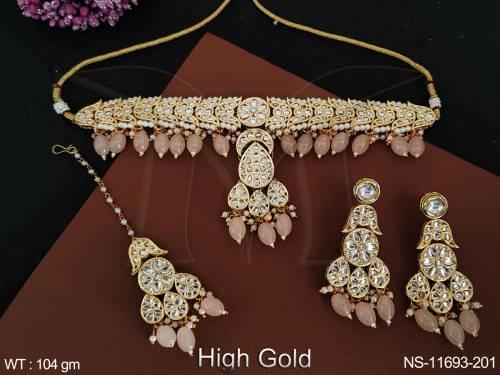 clustered-pearl-high-gold-polish-fancy-desing-party-wear-kundan-jewellery-choker-style-kundan-necklace-set
