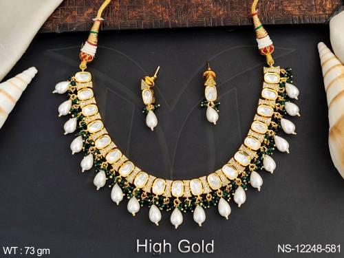 kundan-jewellery-high-gold-polish-clustered-pearl-necklace-set-