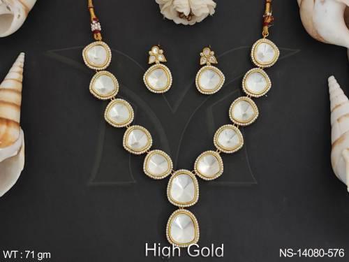 beautiful-kundan-stones-high-gold-polish-party-wear-fusion-necklace-set