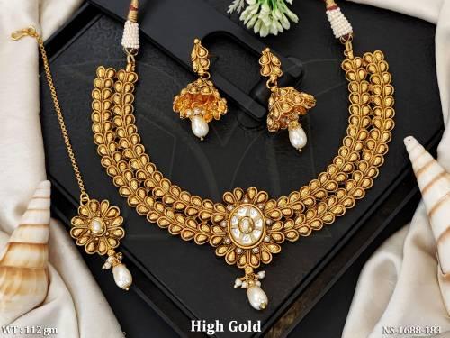 paan phool centered antique necklace set detail