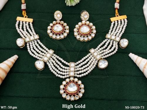 antique-jewellery-design-high-gold-polish-short-necklace-set-