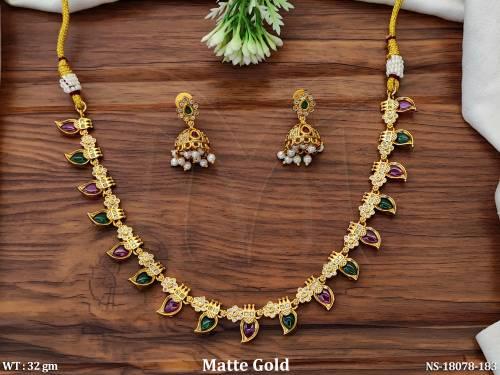 beautiful-matte-gold-polish-full-stone-necklace-set-