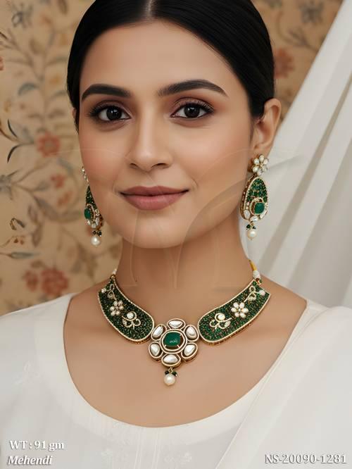 Elegant Bridal Kundan Necklace Set Featuring Emerald Green Stones