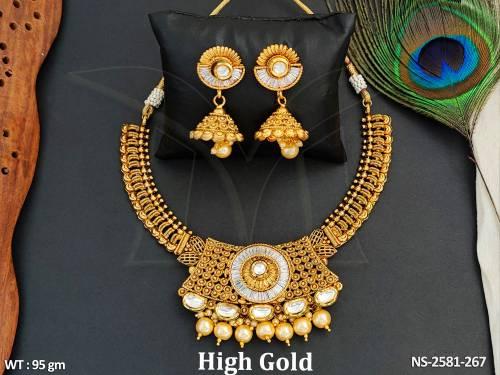 neck base hasli necklace set detail