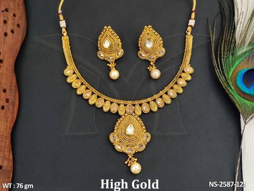 oval shape stone antique necklace set detail