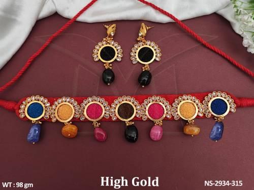paan bordered flower antique earrings detail