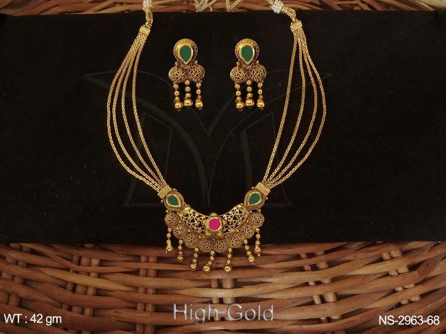 strong base antique necklace set detail